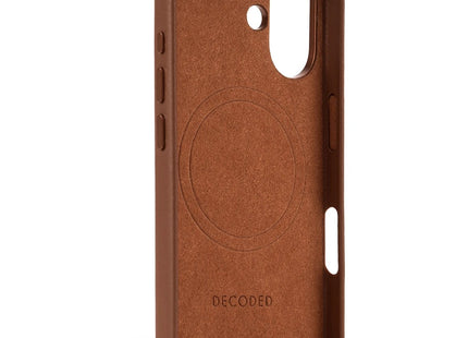 Decoded Leather Backcover Apple iPhone 16 Bruin