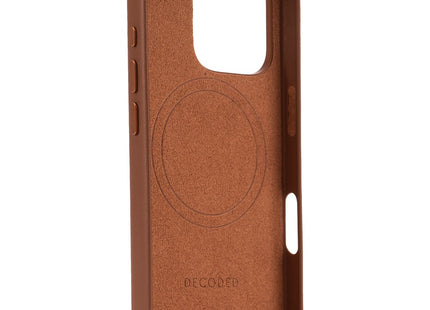 Decoded Leather Backcover Apple iPhone 16 Pro Bruin